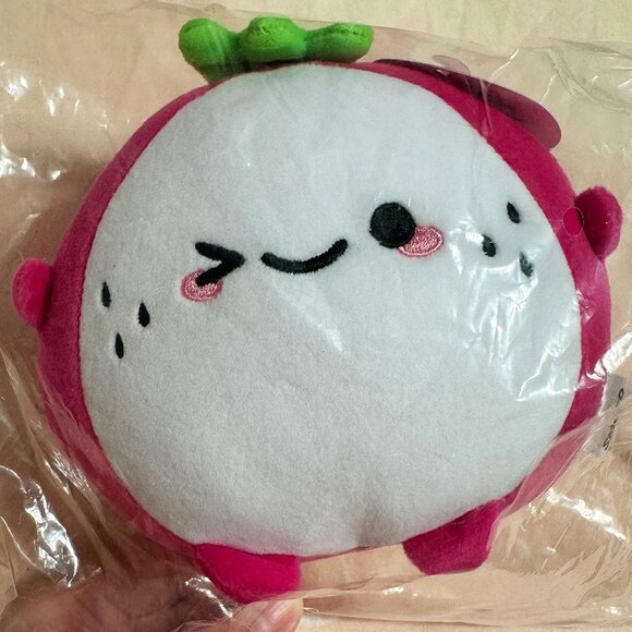 Smoko Aia Dragon Fruit Mini Mochi Plush - Picture 2 of 5